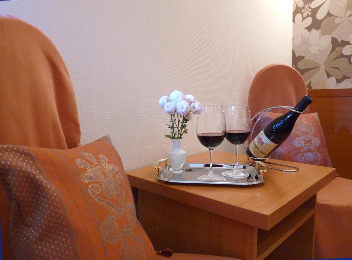 Economy Room In Hotel Eney Лвив Екстериор снимка