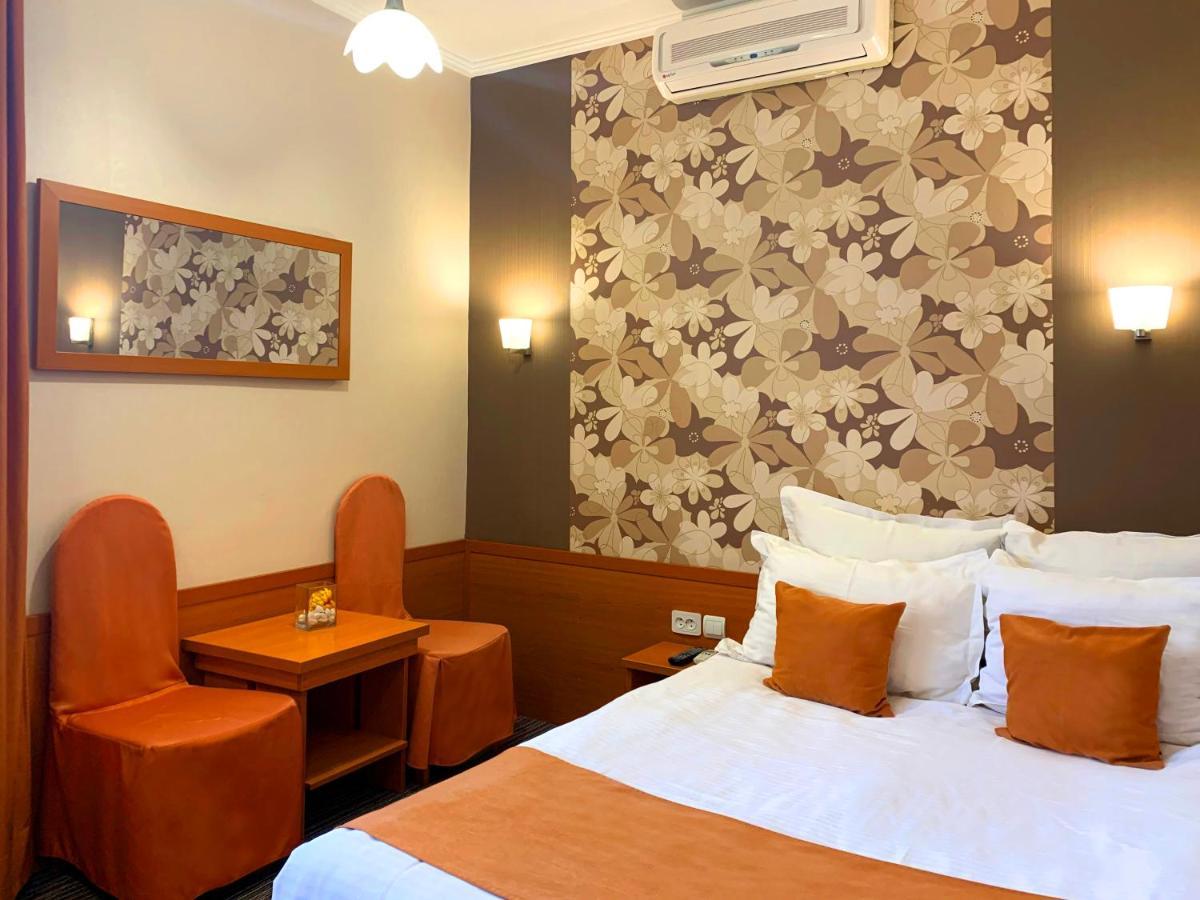 Economy Room In Hotel Eney Лвив Екстериор снимка