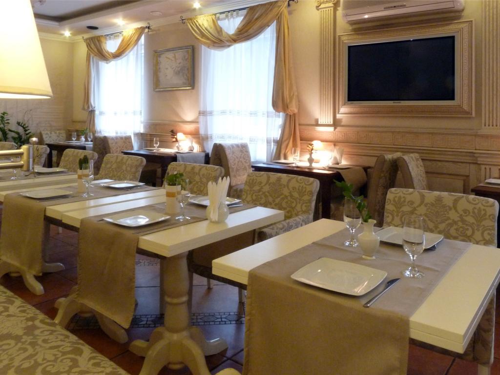 Economy Room In Hotel Eney Лвив Екстериор снимка