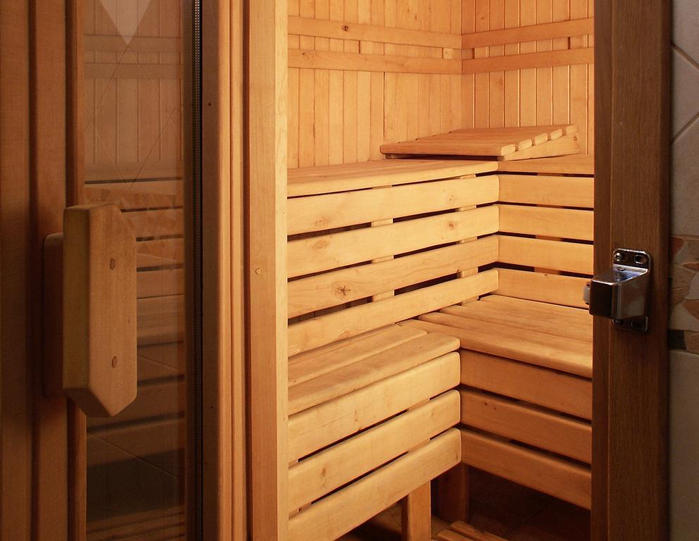 Economy Room In Hotel Eney Лвив Стая снимка